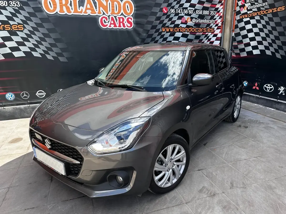 Usado Suzuki Swift 90 CV (66 kW) 2020 Gris metalizado Utilitario