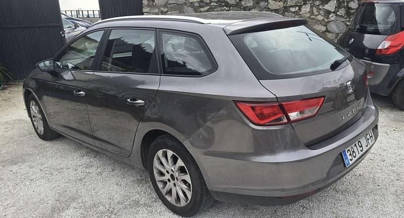 Usado Seat Leon Style 125 CV (91 kW) 2015 Marrón Utilitario