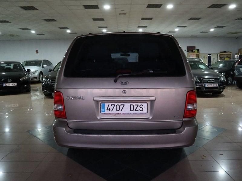 Usado Kia Carnival Active 185 CV (136 kW) 2007 Marrón Monovolumen