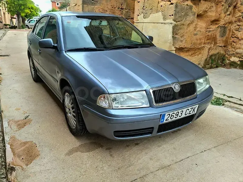 Occasion Skoda Octavia Elegance 110 PK (80 kW) 2004 Grijs Sedan