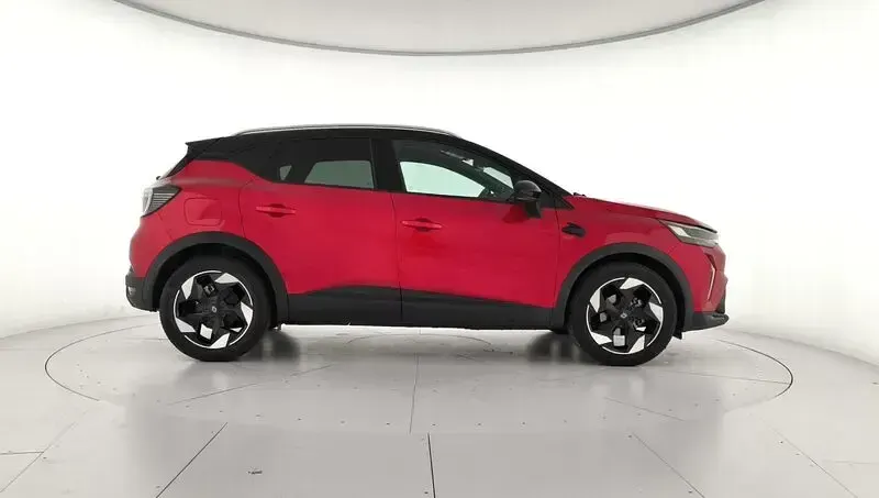 Usado Renault Captur Techno 100 CV (73 kW) 2025 Rojo SUV