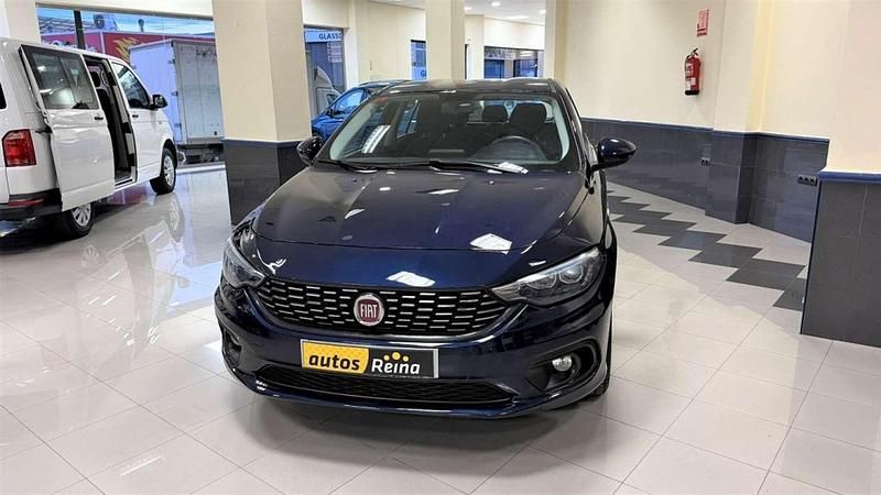 Usado Fiat Tipo Mirror 95 CV (69 kW) 2020 Azul Familiar