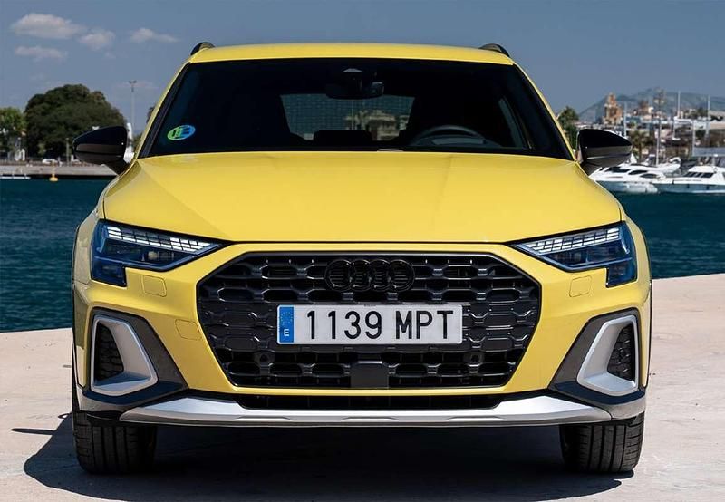 Käytetty Audi A3 150 HP (110 kW) 2024 Musta Katumaasturi