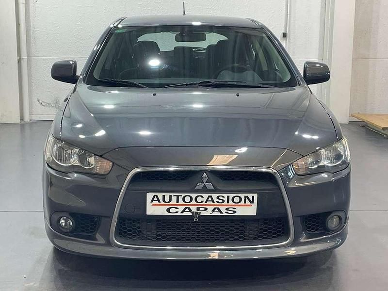 Usado Mitsubishi Lancer Sportback Motion 140 CV (102 kW) 2009 Gris / plata Berlina