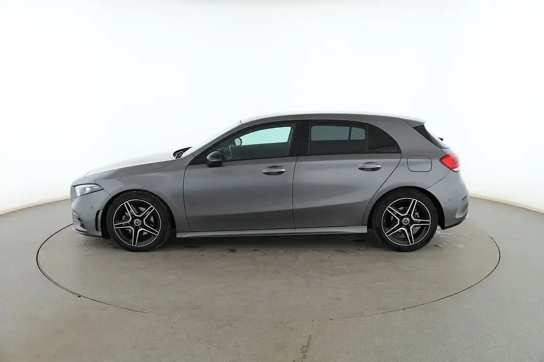 Usado Mercedes A200 AMG line 150 CV (110 kW) 2022 Gris Berlina