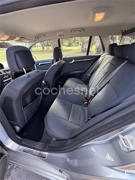 Usado Mercedes C220 Elegance 170 CV (125 kW) 2012 Gris / plata Familiar