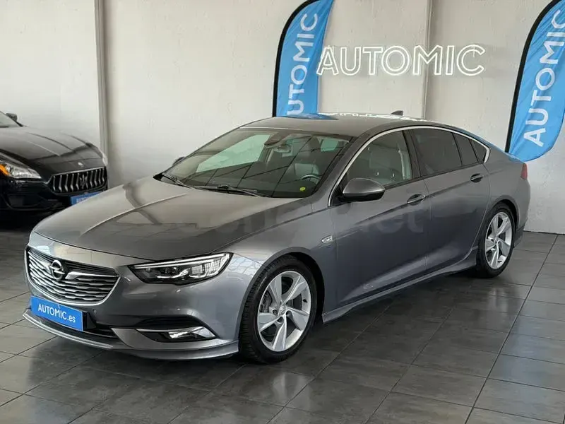 Usado Opel Insignia Excellence 260 CV (191 kW) 2017 Gris / plata Berlina