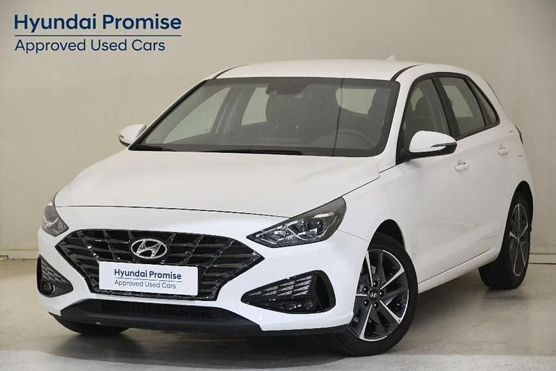 Blanco Usado 2024 Hyundai i30 Berlina | 18.900 € (Precio justo) - Imagen 1/4