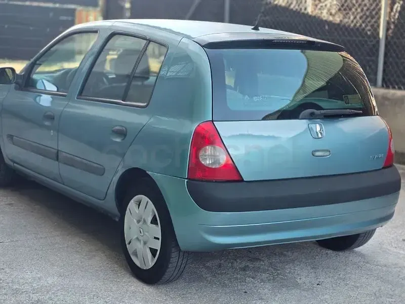 Usado Renault Clio II 80 CV (58 kW) 2004 Azul Berlina