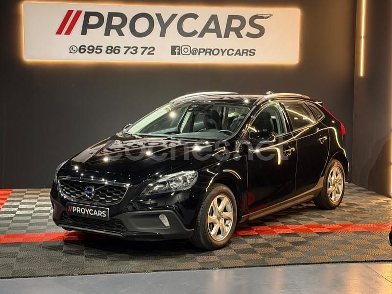 Usado Volvo V40 CC Momentum 150 CV (110 kW) 2016 Negro Familiar