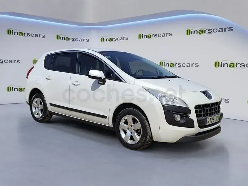 Usado Peugeot 3008 Style 120 CV (88 kW) 2015 Blanco Familiar