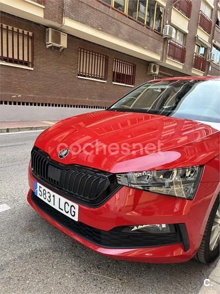 Usado Skoda Scala Ambition 115 CV (84 kW) 2019 Rojo Utilitario