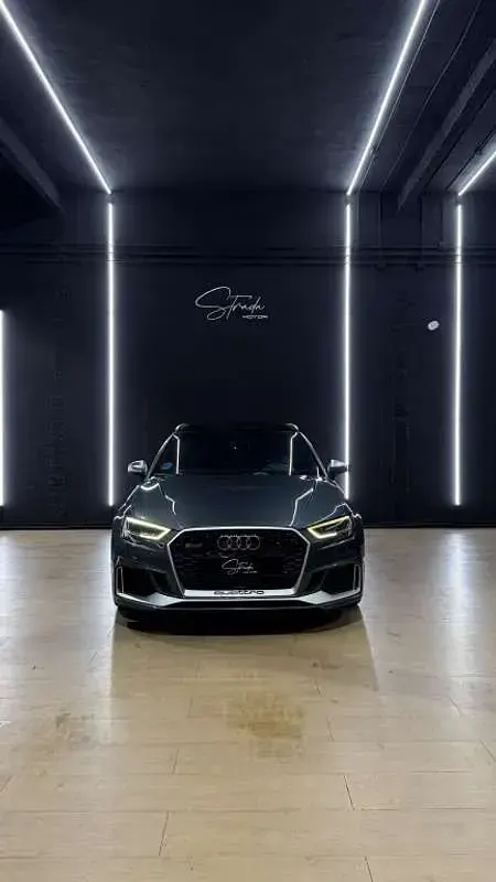 Usado Audi RS3 Sportback 400 CV (294 kW) 2020 Gris Utilitario