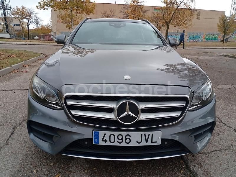 Usado Mercedes E220 194 CV (142 kW) 2018 Gris / plata Familiar
