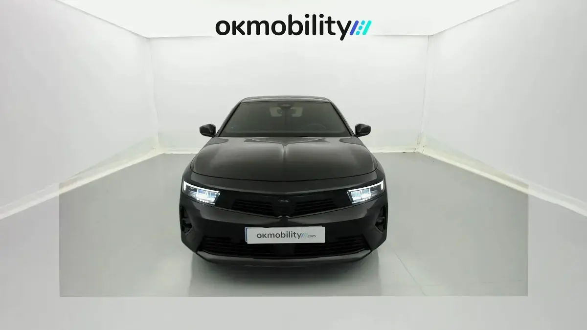 Usado Opel Astra S 180 CV (132 kW) 2023 Negro carbón Utilitario