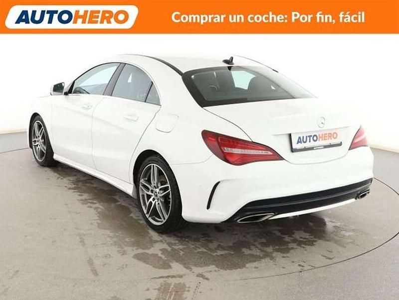 Usado Mercedes CLA200 AMG line 136 CV (100 kW) 2018 Blanco Berlina