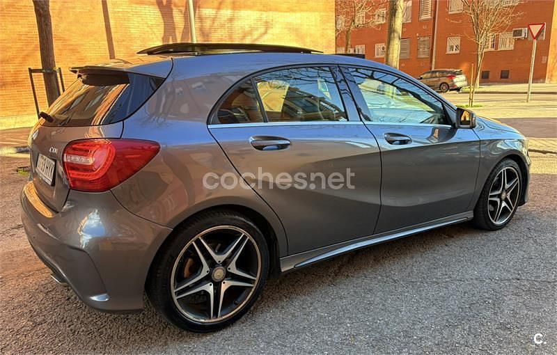Usado Mercedes A200 AMG line 136 CV (100 kW) 2014 Gris / plata Berlina