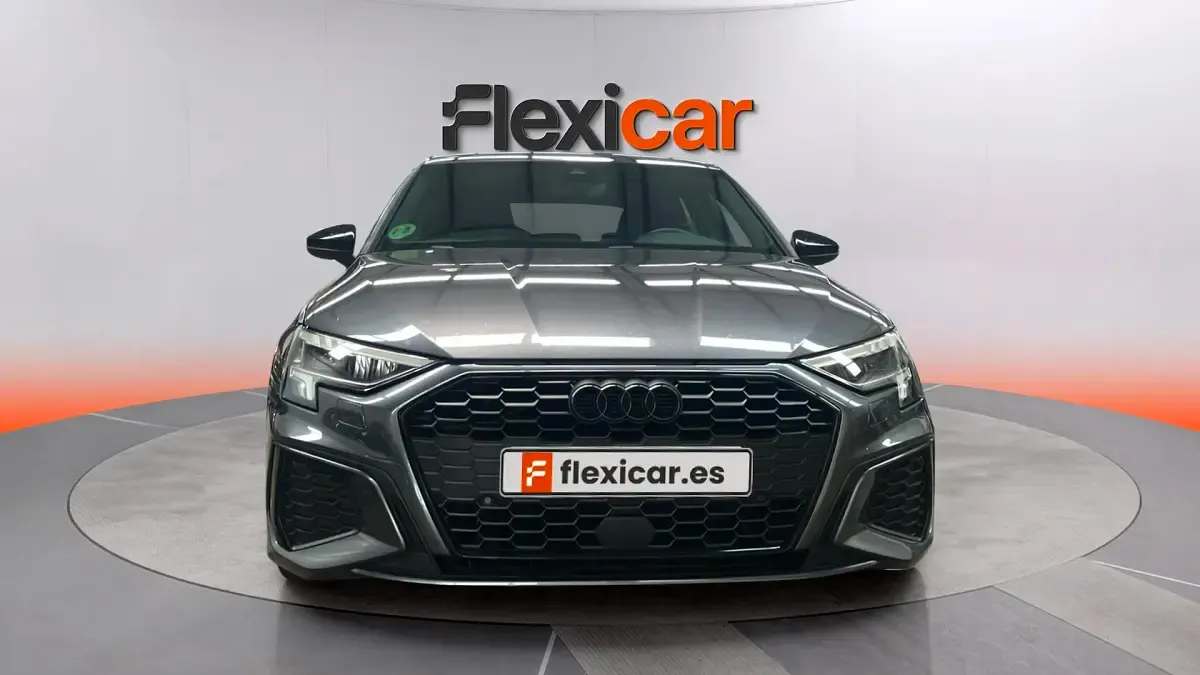 Usado Audi A3 Premium 116 CV (85 kW) 2022 Gris Berlina
