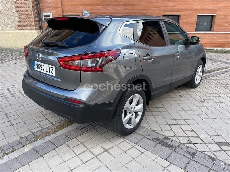 Usado Nissan Qashqai N-Connecta 130 CV (95 kW) 2017 Gris / plata SUV