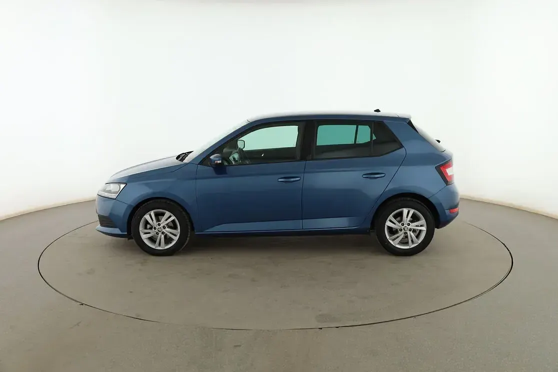 Usado Skoda Fabia Ambition 95 CV (69 kW) 2021 Azul Utilitario