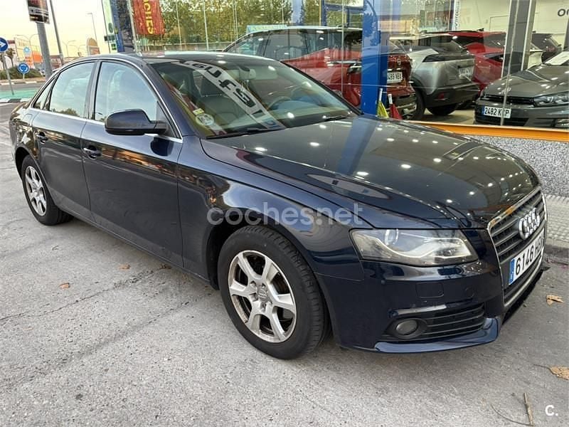 Usado Audi A4 143 CV (105 kW) 2011 Azul Berlina