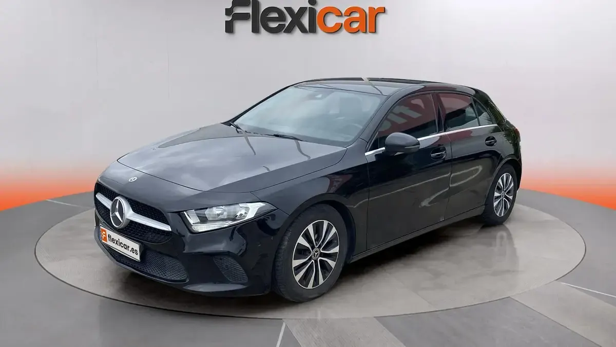 Usado Mercedes A180 116 CV (85 kW) 2019 Negro Utilitario