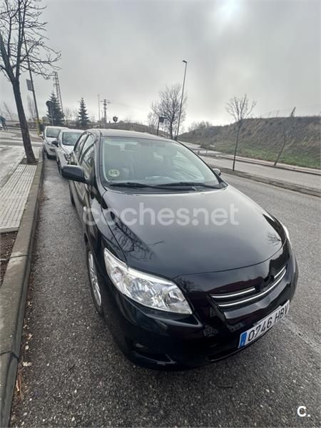 Negro Usado 2011 Toyota Corolla Live Berlina | 6950 € (Precio justo) - Imagen 1/4