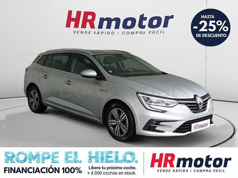 Usado Renault Mégane GrandTour Zen 140 CV (102 kW) 2022 Gris / plata Familiar