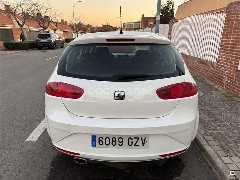 Usado Seat Leon Style 105 CV (77 kW) 2010 Blanco Utilitario