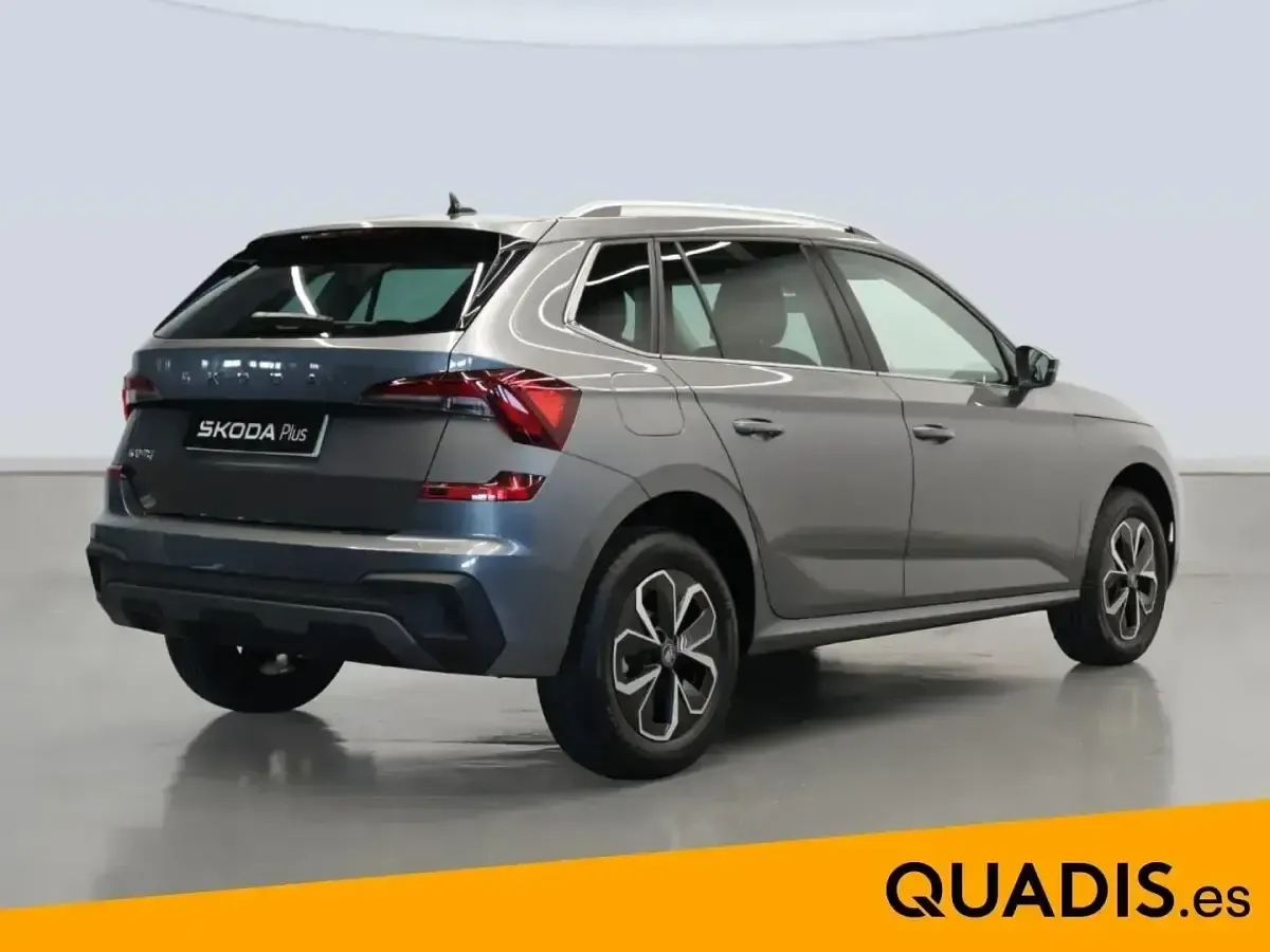 Usado Skoda Kamiq Selection 116 CV (85 kW) 2025 Gris SUV