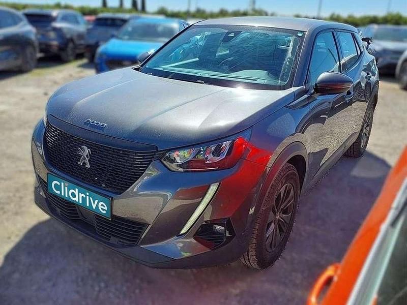 Usado Peugeot 2008 Active 110 CV (80 kW) 2021 Gris SUV