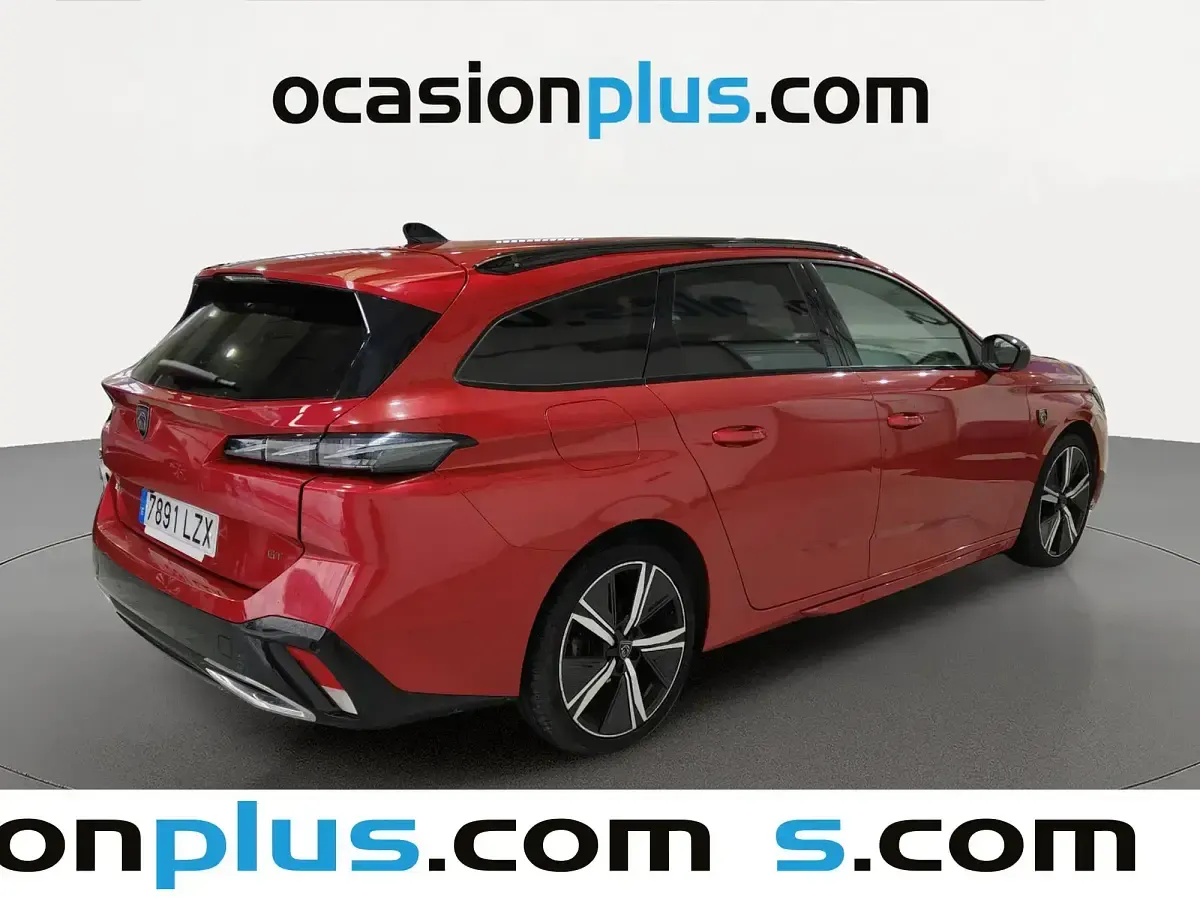 Usado Peugeot 308 GT 130 CV (95 kW) 2022 Rojo Familiar