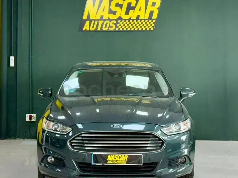 Usado Ford Mondeo Trend 120 CV (88 kW) 2018 Gris / plata Familiar