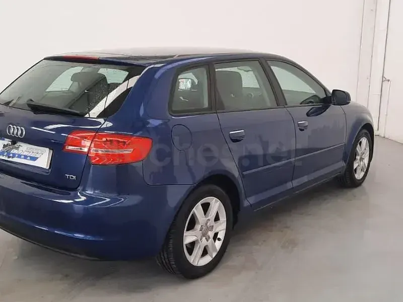 Usado Audi A3 Sportback Attraction 105 CV (77 kW) 2011 Azul Utilitario