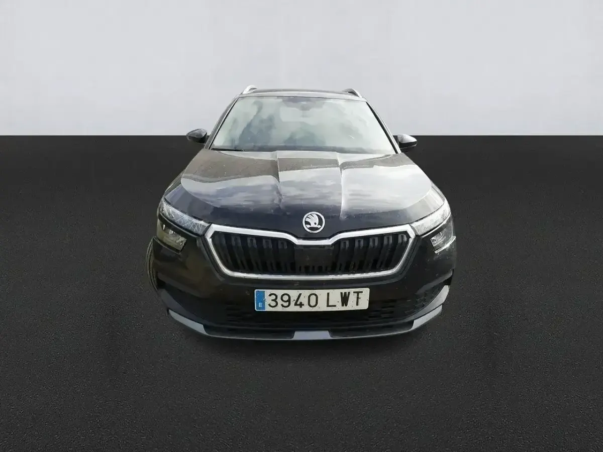 Usado Skoda Kamiq 95 CV (69 kW) 2022 Negro SUV