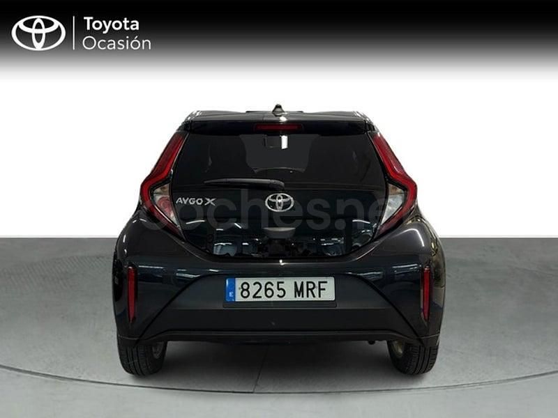 Usado Toyota Aygo X Play 72 CV (52 kW) 2024 Negro SUV