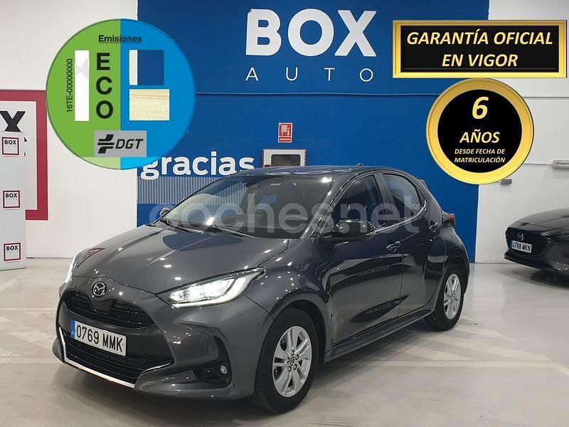 Gris / plata Usado 2023 Mazda 2 Comfort Berlina | 23.300 € (Un poco caro) - Imagen 1/4