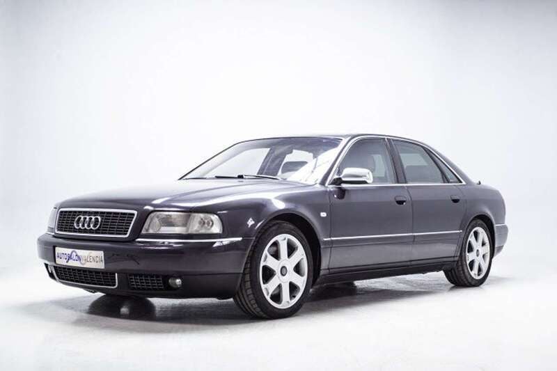 Usado Audi S8 360 CV (264 kW) 2001 Negro Berlina