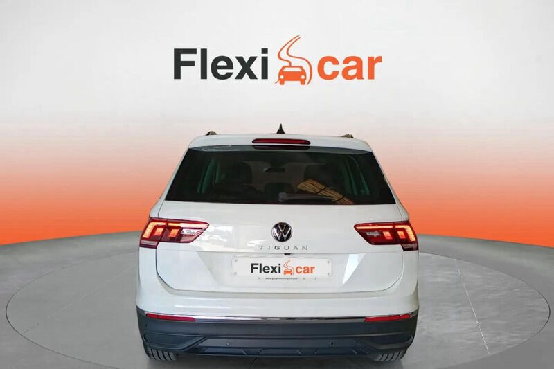 Usado VW Tiguan Life 150 CV (110 kW) 2021 Blanco SUV