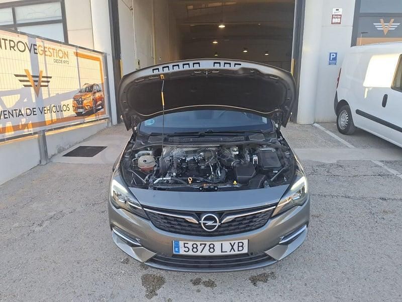 Usado Opel Astra Business Elegance 145 CV (106 kW) 2021 Gris / plata Familiar