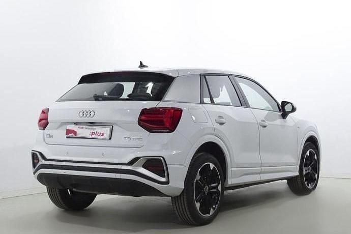 Usado Audi Q2 S-Line 116 CV (85 kW) 2025 Blanco SUV