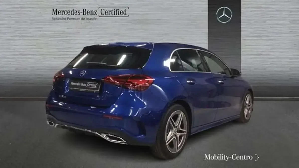 Usado Mercedes A180 109 CV (80 kW) 2024 Azul Utilitario
