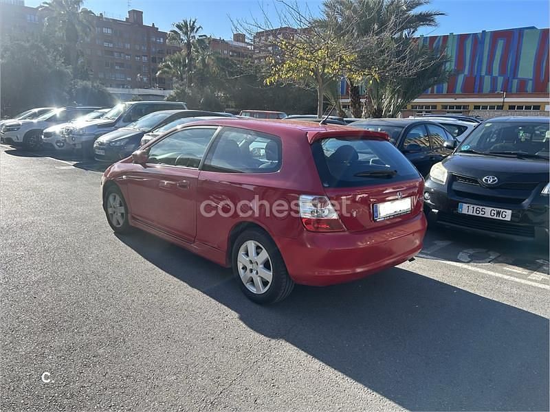 Usado Honda Civic LS 110 CV (80 kW) 2005 Rojo Berlina