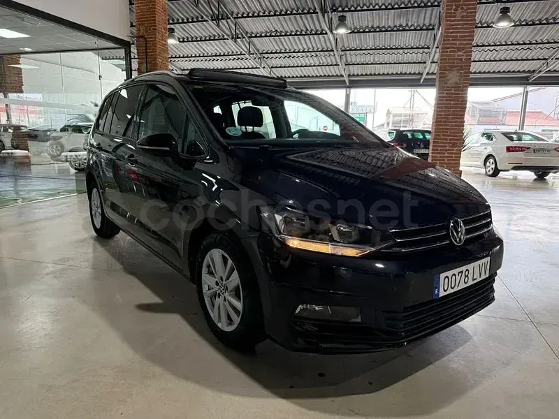 Usado VW Touran Advance 150 CV (110 kW) 2021 Negro Monovolumen