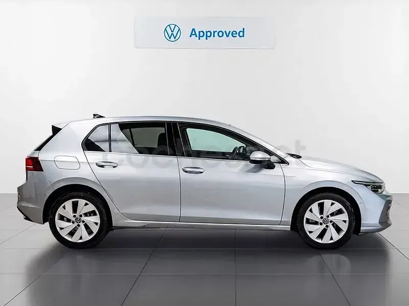 Usado VW Golf VIII Style 204 CV (150 kW) 2025 Gris / plata Berlina