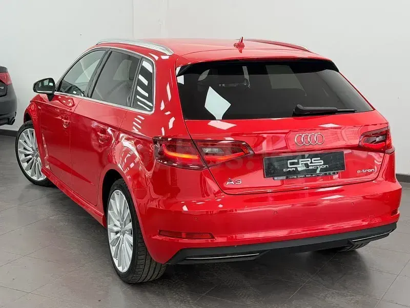 Usado Audi e-tron Ambition 150 kW (204 CV) 2018 Rojo SUV