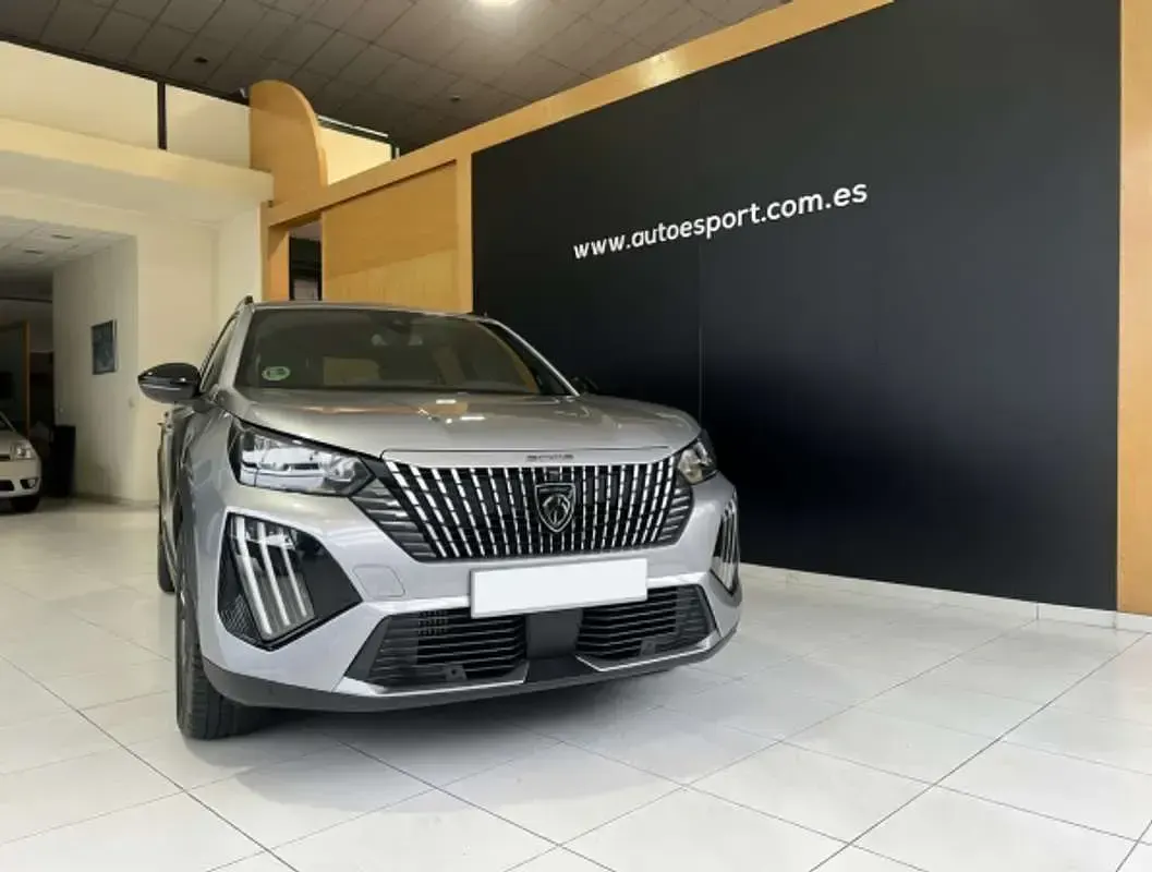 Usado Peugeot 2008 Allure 102 CV (75 kW) 2025 Gris SUV