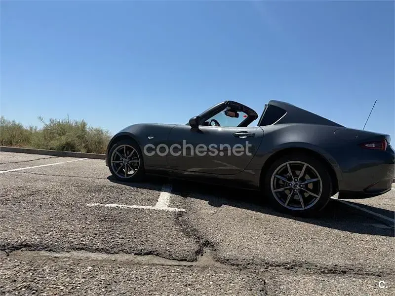 Usado Mazda MX5 Edition 160 CV (117 kW) 2017 Gris / plata Descapotable