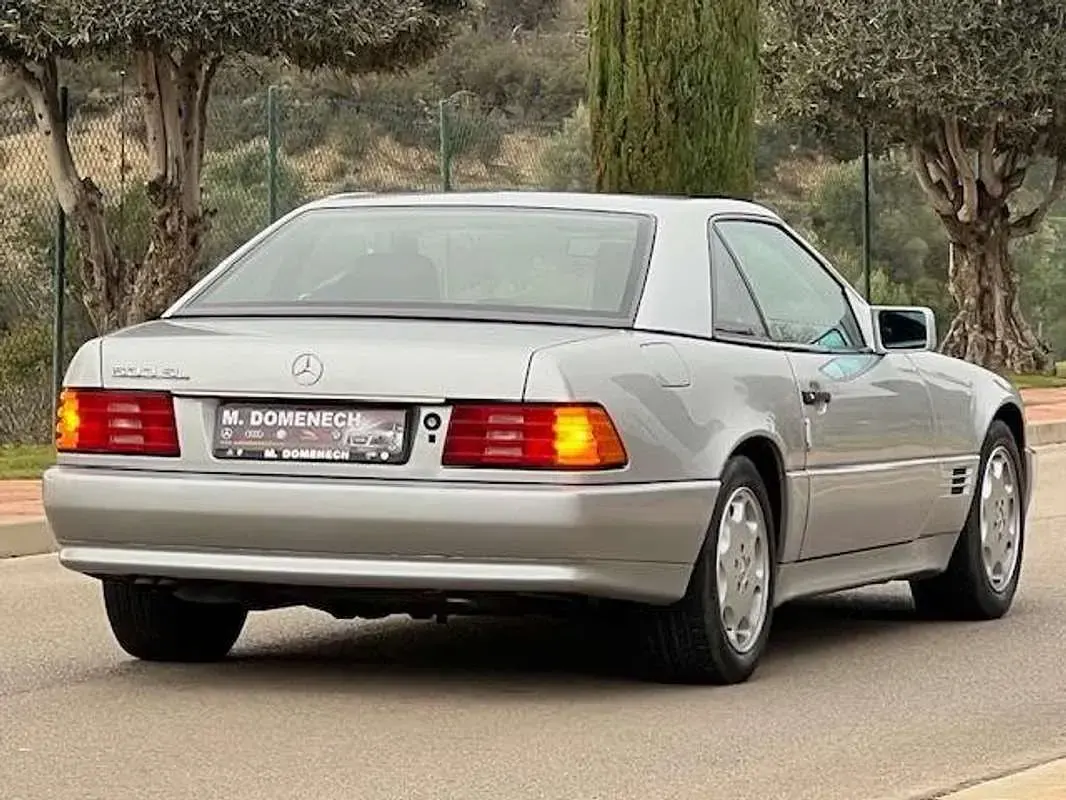 Usado Mercedes SL500 320 CV (235 kW) 1992 Gris Descapotable