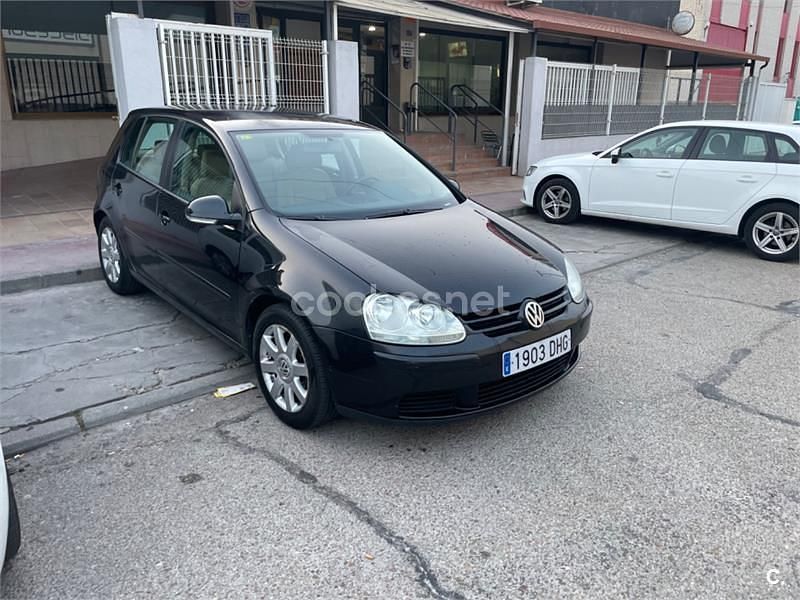 Usado VW Golf IV Highline 102 CV (75 kW) 2004 Negro Berlina